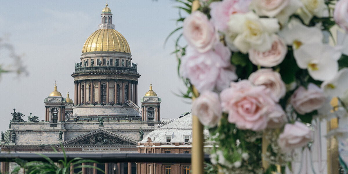 Вид на Исаакиевский собор